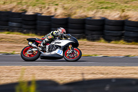 anglesey-no-limits-trackday;anglesey-photographs;anglesey-trackday-photographs;enduro-digital-images;event-digital-images;eventdigitalimages;no-limits-trackdays;peter-wileman-photography;racing-digital-images;trac-mon;trackday-digital-images;trackday-photos;ty-croes
